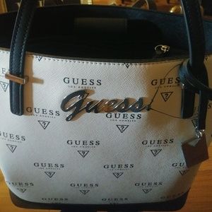Guess Tote with tags